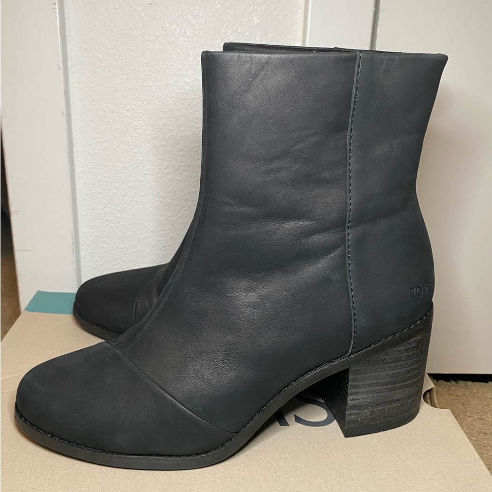 TOMS Evelyn Black Boots Women’s Size 9